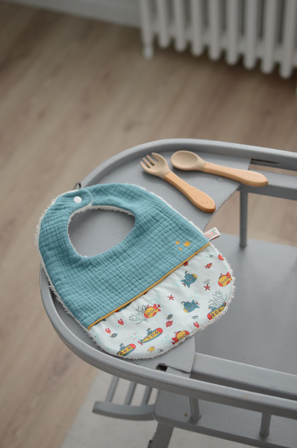 Bavoir premières purées Collection 'Sous-marins' Vert Celadon