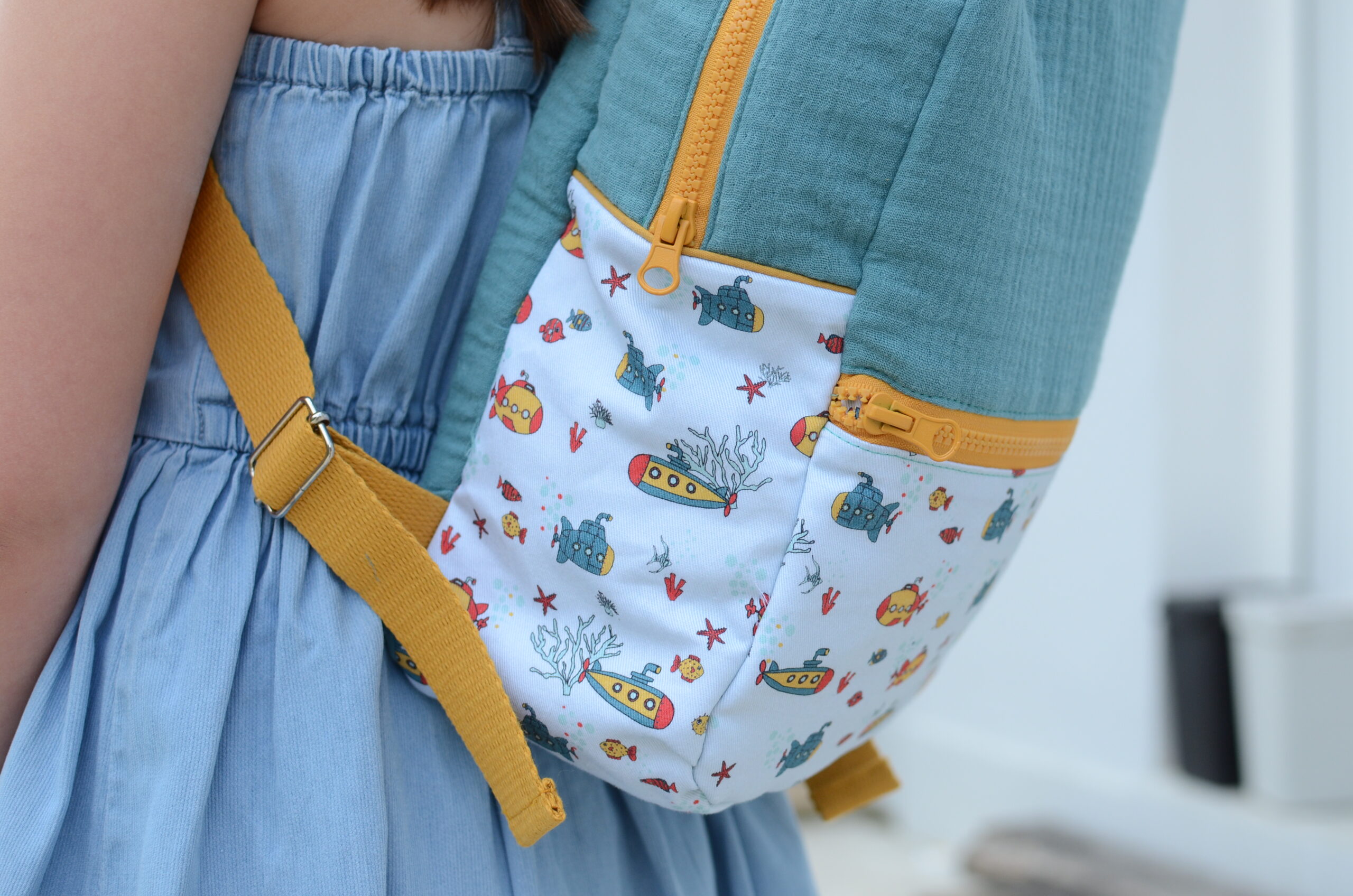 Grand sac à dos Collection 'Sous-marins' Vert Celadon – Image 5